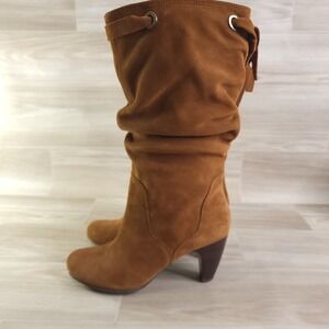 Connie "Chloe" Boots Brown Suede Slip on Lined heeled Boots Size 7.5 M